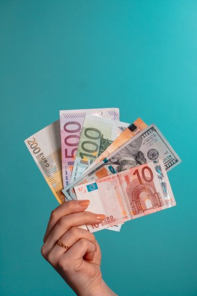 l'argent doit mourir par date limite billet de banque en euros